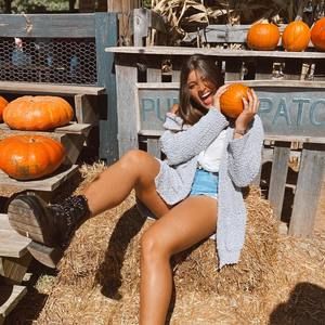 Meet your Posher, Valentina